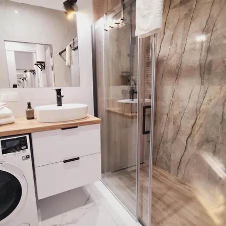 2 Ustronnie - 5d Apartment